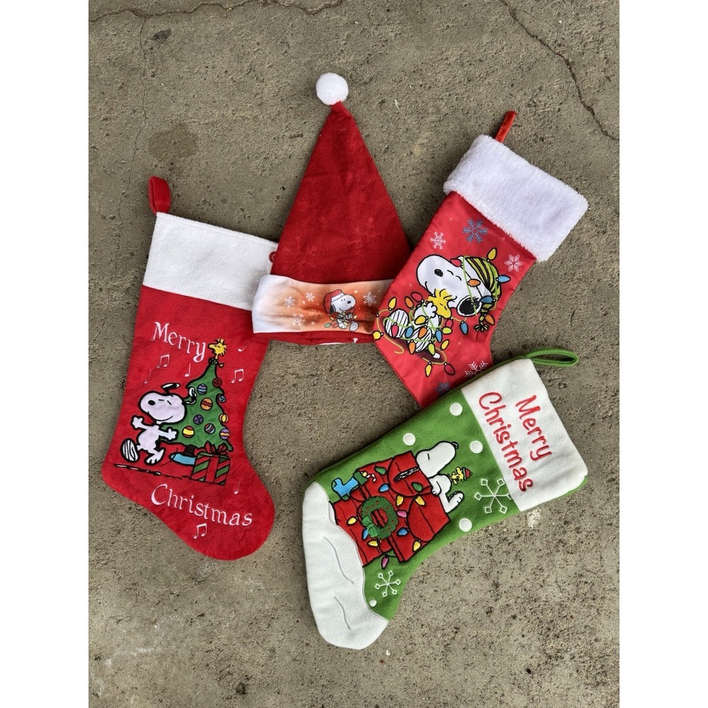 Lot Of 4 Peanuts Snoopy Christmas Decor‎ Stockings Hat Holiday Home Decor